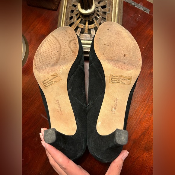 Clarks suede leather booties size 9 - Picture 3 of 6